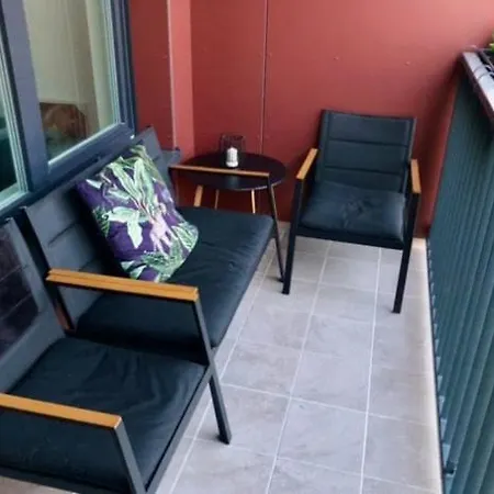 شقة Elegant New Flat Near Airport Tram To Centre *