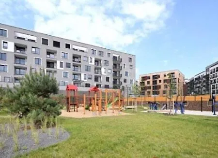 Elegant New Flat Near Airport Tram To Centre