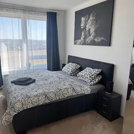 아파트 Elegant New Flat Near Airport Tram To Centre *