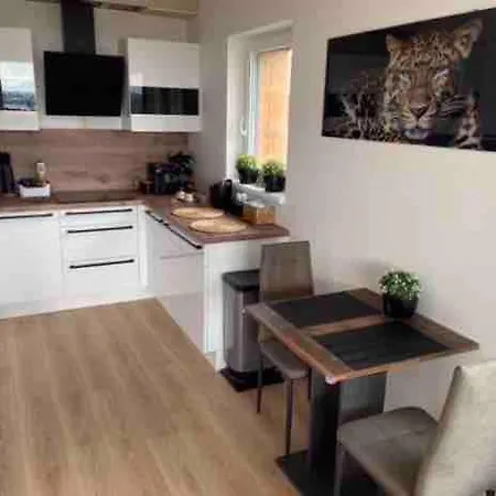 شقة Elegant New Flat Near Airport Tram To Centre *