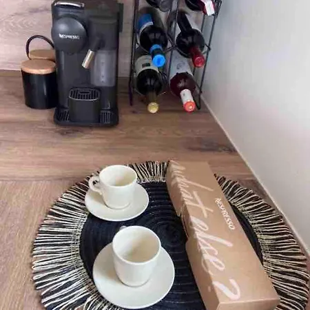 Elegant New Flat Near Airport Tram To Centre * براغ